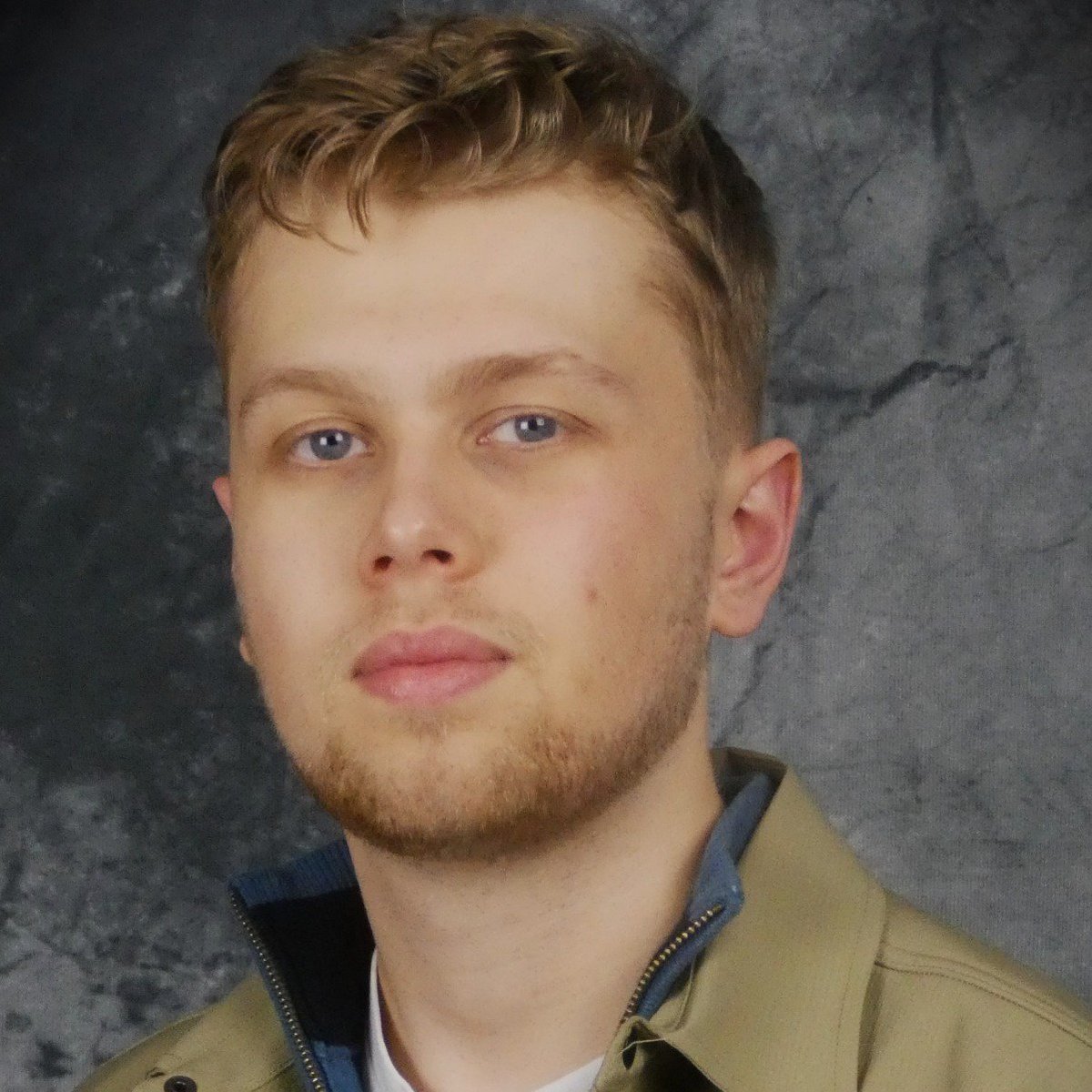 HgWhaley's tweet photo. Updated look. Same range. Bigger stories. 🎭
Available for film & TV — ready when you are.
#NewHeadshot #WorkingActor #Casting #FilmIndustry #Television https://t.co/gEc4ZiEvAN
