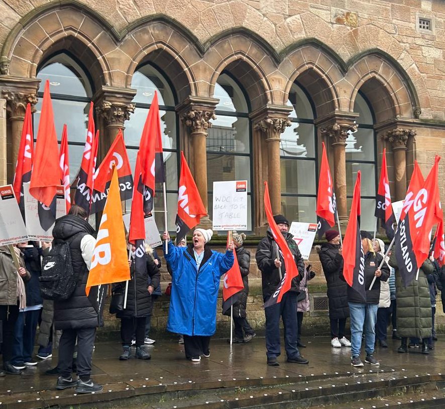 West Dunbartonshire Council Carers’ Rota Redesign

GMB Scotland members in home care campaigning last night in West Dunbartonshire where councillors voted 12/10 in favour of a motion to urge HSCP to pause the redesign process which is putting staff in financial detriment.