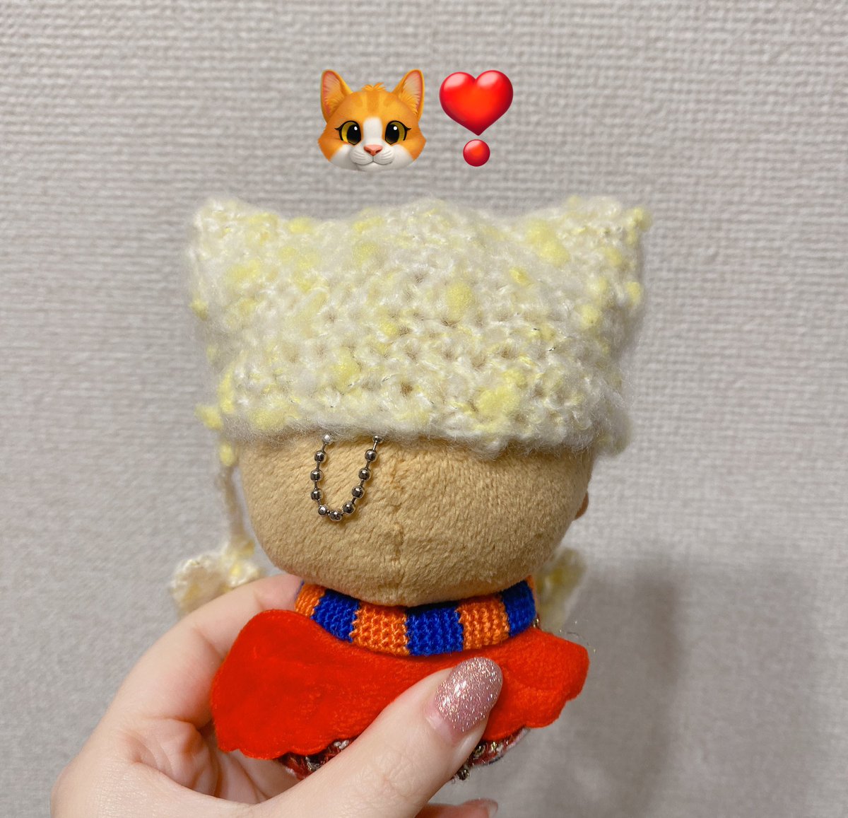 会社のこ〜はいちゃんがけ〜ごくんに帽子を編んでくれた😭😭😭💓💓💓💓かかか可愛すぎない？！？！！ちょっとネコ耳っぽくなってるの天才すぎない？！？！良かったねけ〜ごくん😭😭😭😭