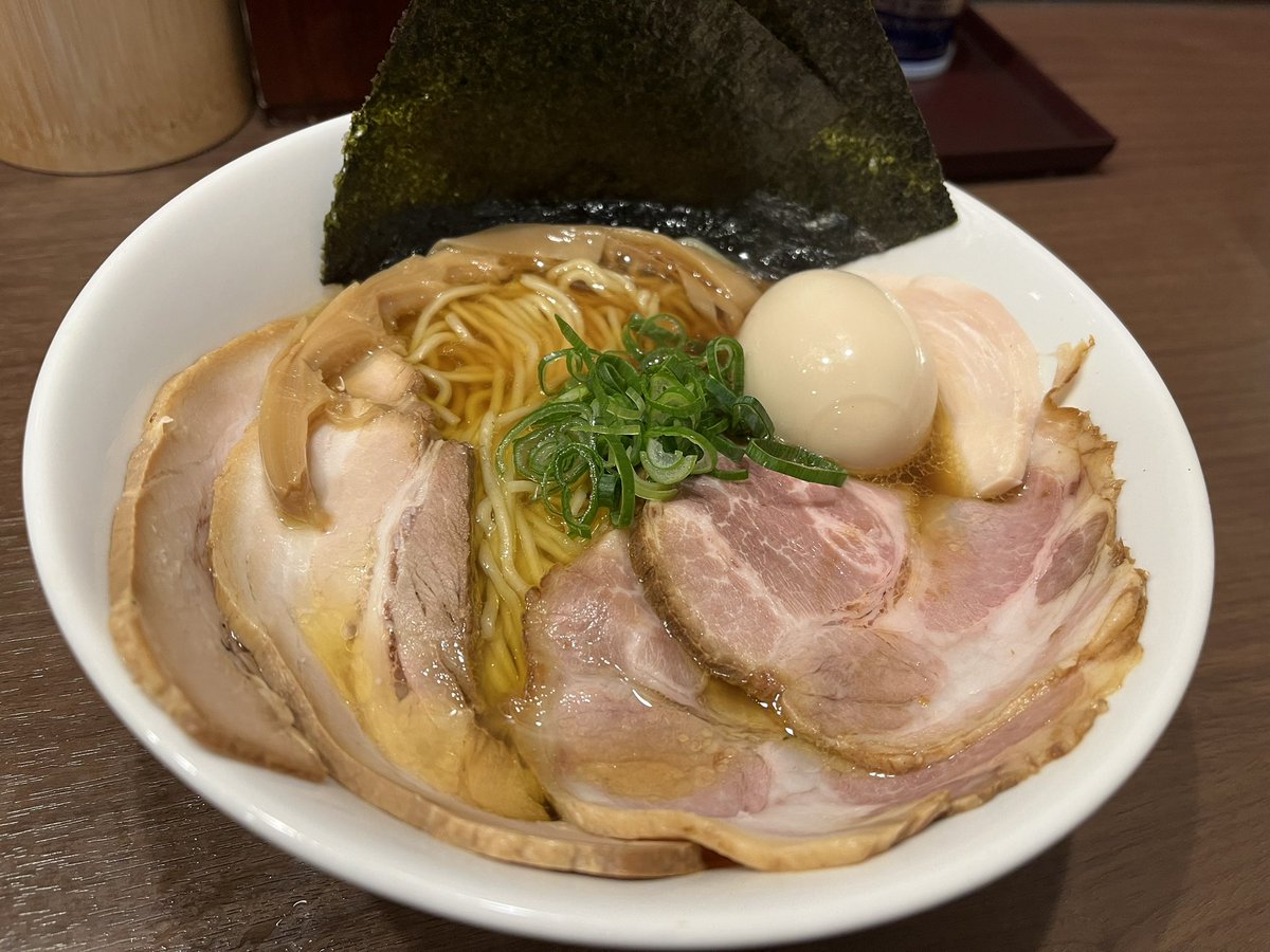 こないだフォロワーさんも行ってた「麺屋　坂本」の特製鶏中華そば。こういうのがいいよね。