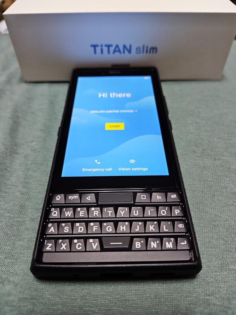 yoipod's tweet photo. iijmioの機種変応援キャンペーンでTitan Slimを14,800円で購入。
使えるか使えないかじゃなく、キーボード付きはロマンです📱⌨️
#iijmio #機種変応援キャンペーン
#Unihertz #TitanSlim
https://t.co/qRUGnz1gkm https://t.co/h2b82jzXUo