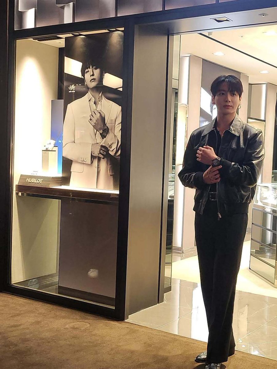 archivekukk's tweet photo. JUNGKOOK WOW https://t.co/MrHI6ndqGs