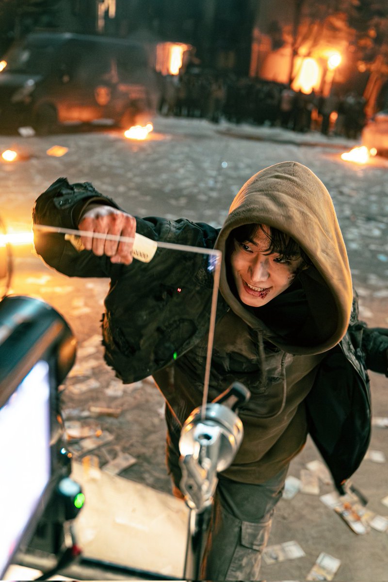 조금 엿본 것 같기도. 천진하고 나쁜 얼굴