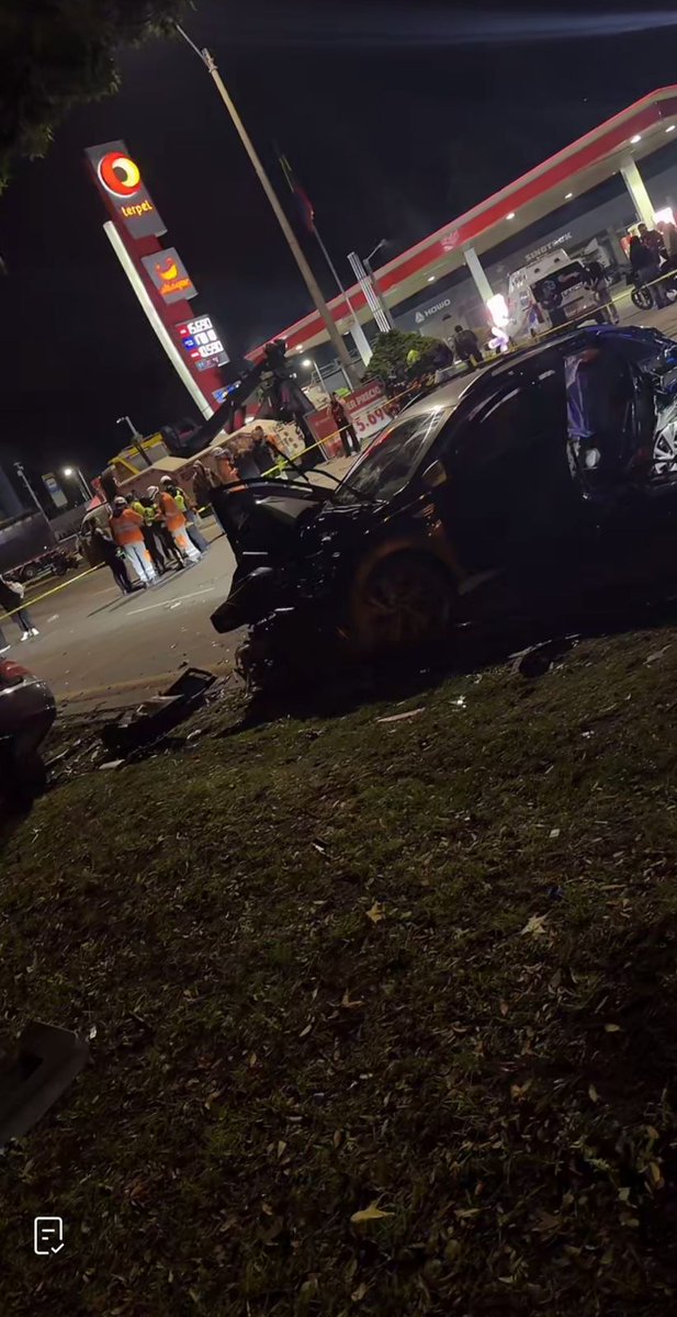 PasaenBogota's tweet photo. #BOGOTÁ. Sobre la media noche de ayer 11FEB, se presentó siniestro vial con fatalidad en la loc/Usaquén, Autopista Norte con calle 245, sentido Sur-Norte. Involucró camión, bus intermunicipal y dos automóviles. Lastimosamente dejó dos personas muertas una en el lugar de los hechos, otra que falleció en centro asistencial donde había sido trasladada.

TODO EN👉 https://t.co/t6MIMO6A9P
