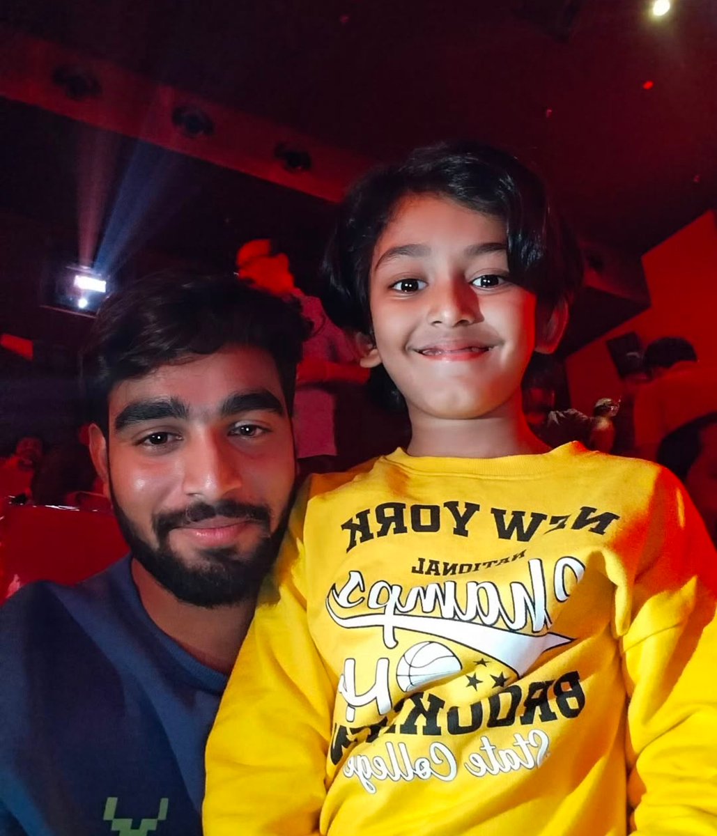 ManuYSRCP27's tweet image. Cute 🥰 

#BiggBossTelugu9 #KalyanPadala𓃵 #Kalyan