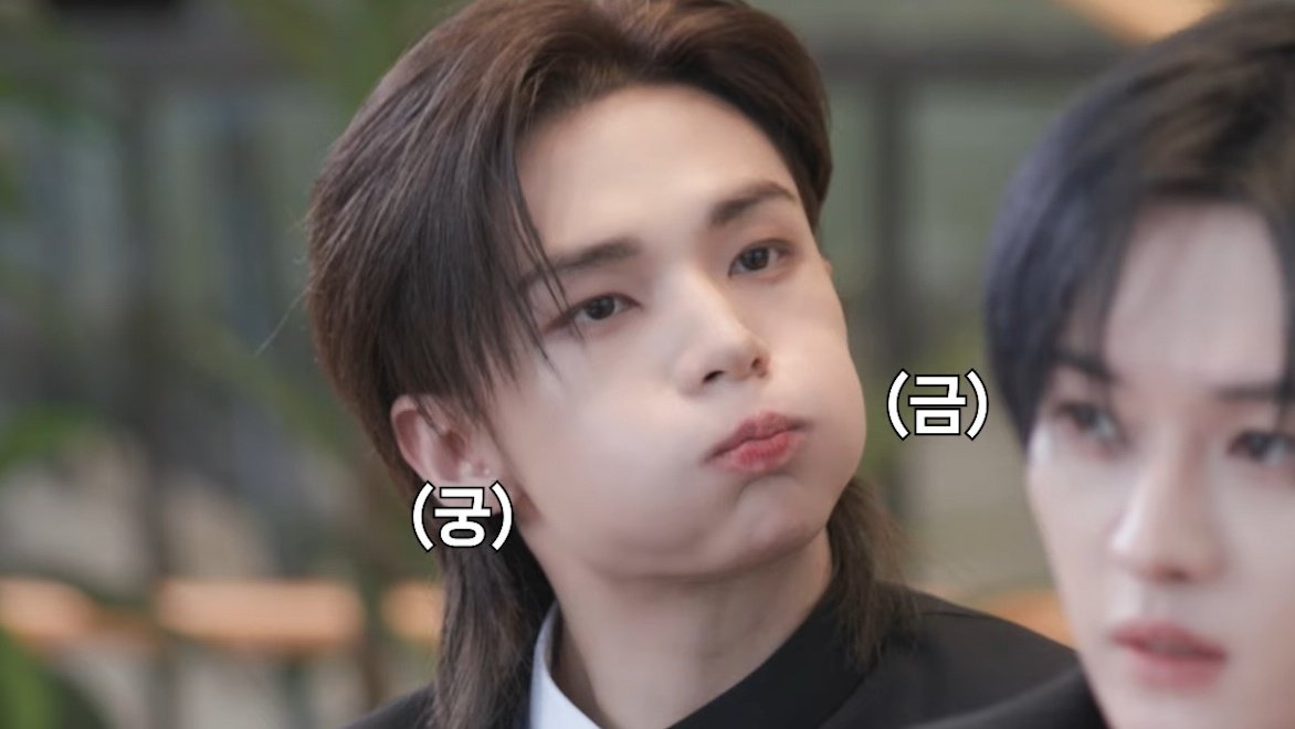 hyunjinpost's tweet photo. https://t.co/bQUf0gHLCM