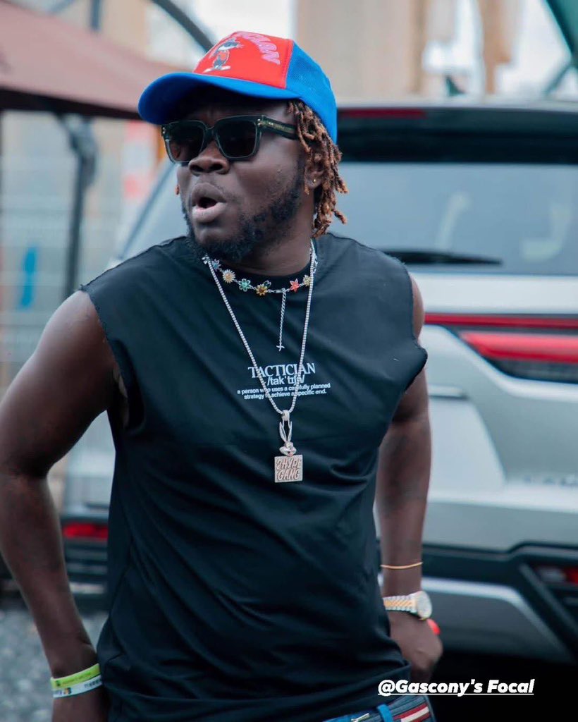 cdrafrica's tweet photo. 🇬🇭 Entrepreneur and businessman Davido Gh was seen leaving the Adenta Circuit Court after the hearing of the case of alleged blackmail and defamatory statements involving Showboy. More details to follow shortly.

Cc: @tednewsgh https://t.co/PC8aGhfpho