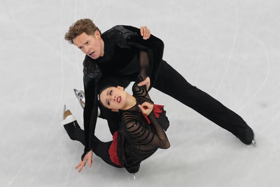 alex_paxton01's tweet image. Mon dieu! The United States was robbed of the gold in ice dancing by the French!

Seriously, French? Whale music and a bobble coming out of the twizzle?

Our Chock &amp;amp; Bates skated an absolutely perfect program. NO missteps. Lively music. None of that save-the-whales