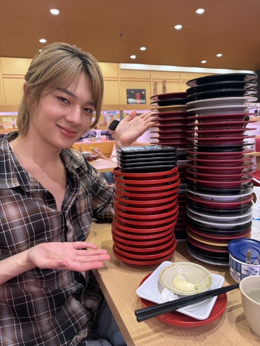 คู่รักนักเดทที่ซูชิโระ ละพี่ซีฮีถ่ายนุนิวน่ารักทุกรูป 🤏