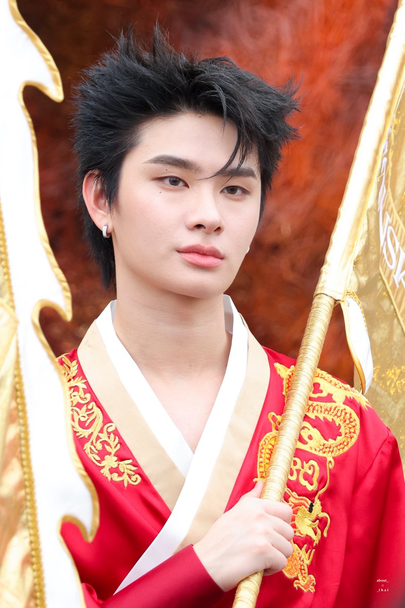 ปีนี้เอาสุด เฮง เฮง 🥰

CNY ICONSIAM WITH BUS
#BUSCNYatICONSIAM
#THAIchayanon #BUSbecauseofyouishine