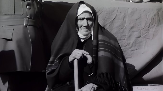 Nene Hatun: 

 "Türk çocuğu öksüz kalır, yurtsuz kalmaz."