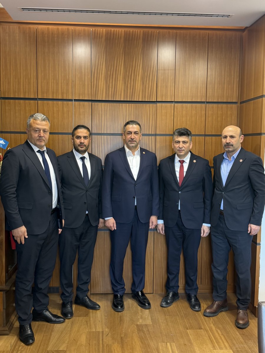 Elazığ Muhtarlar Federasyonu Başkanı Sn.Ahmet Gül, Mardin Muhtarlar Federasyonu Başkanı Sn.İsa Dal, Artuklu Muhtarlar Derneği Başkanı Sn.Abdurrezak Eren ve Ankara Yenimahalle Pamukçular Mahallesi Muhtarı Sn.Uğur Pilavcı ziyaretimize geldiler. 

Ayaklarına sağlık, teşekkür ederim.
