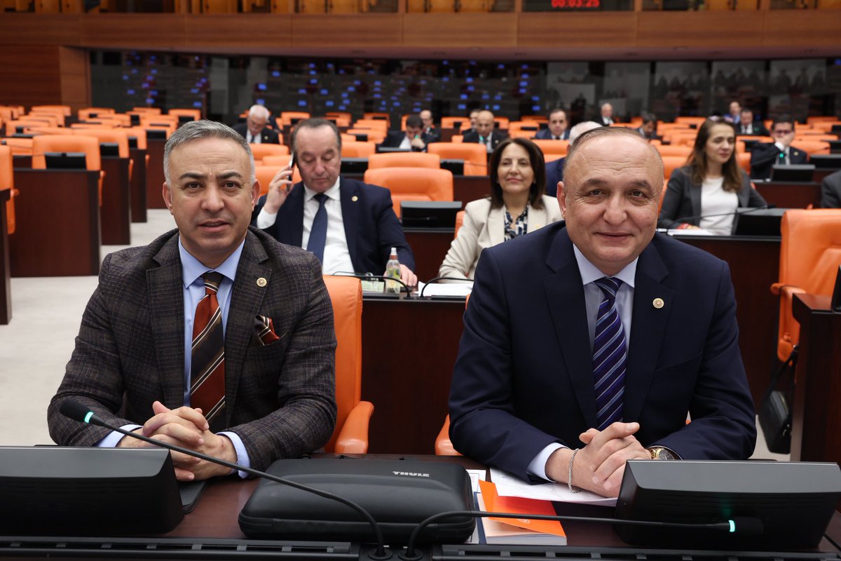 Emeklilik, anayasal güvence altındaki bir haktır; keyfî uygulamalara ve adaletsiz geçişlere teslim edilemez.
🔹 8 Eylül 1999 sonrası sigorta girişi olan milyonlar için kademeli emeklilik, ertelenmiş değil, gasp edilmiş bir haktır.
🔹 Aynı işe, aynı prime, aynı emeğe farklı yaş