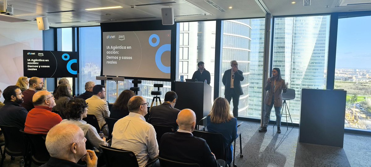 Panel Sistemas tweet media