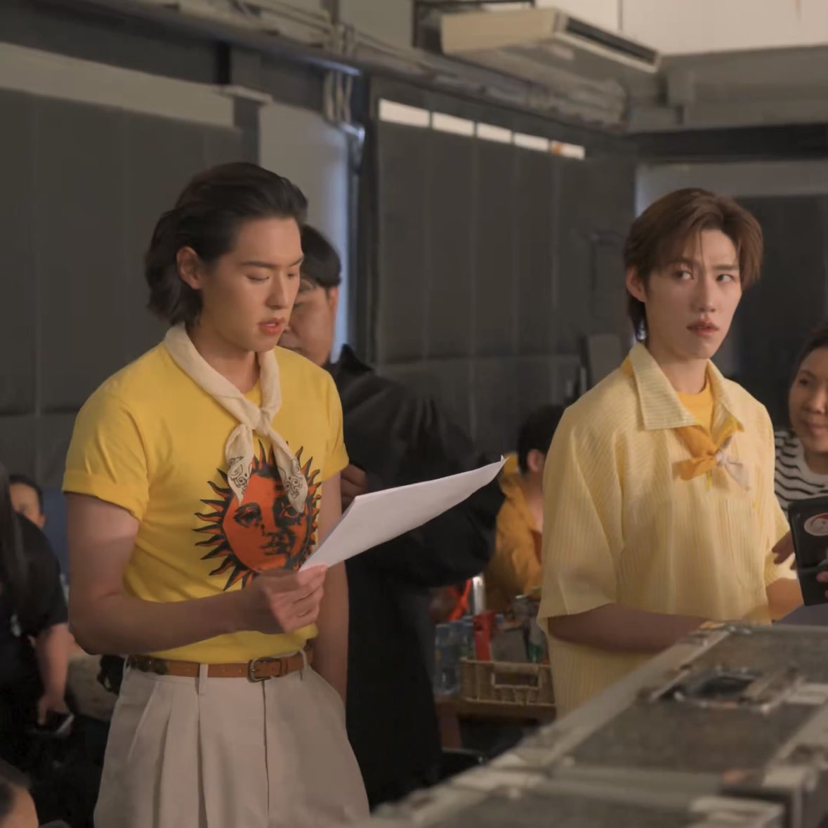 มึง หุ่นท่าน ไม่เล่นนะคะ ล่ำบึ้กกกกก >.< ฟิตกล้ามให้ยัยจิ๋วไปบีบ ๆ เล่นม้ายล่ะ