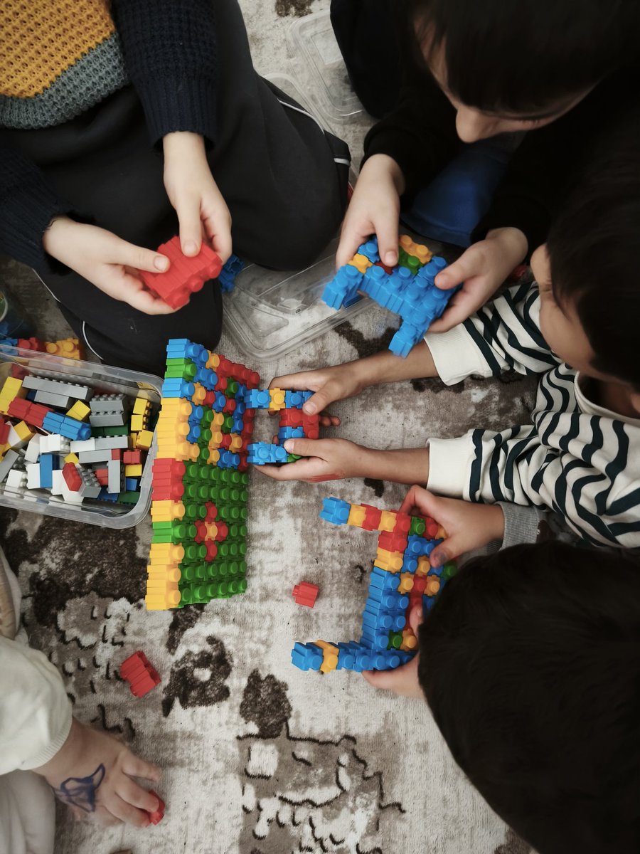 Erkek çocuk ve hayal dünyası☺️ öğretmenim konsol ve bilgisayarımız yeni çıkan model dediler🥰