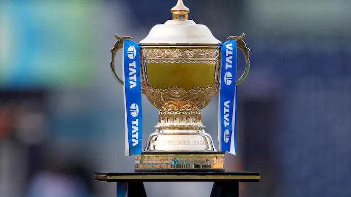 IndiaToday's tweet photo. 𝐖𝐡𝐲 𝐈𝐏𝐋 𝟐𝟎𝟐𝟔 𝐬𝐜𝐡𝐞𝐝𝐮𝐥𝐞 𝐢𝐬 𝐲𝐞𝐭 𝐭𝐨 𝐛𝐞 𝐫𝐞𝐥𝐞𝐚𝐬𝐞𝐝? 𝐁𝐂𝐂𝐈 𝐛𝐫𝐞𝐚𝐤𝐬 𝐬𝐢𝐥𝐞𝐧𝐜𝐞

The #BCCI hasn't yet released the schedule for #IPL 2026, set to run from March 26 to May 31. The delay is attributed to potential clashes with upcoming Assembly elections in West Bengal, Tamil Nadu, and Assam, which could affect security arrangements and venue availability.

Read more : https://t.co/drF5b9wGiJ