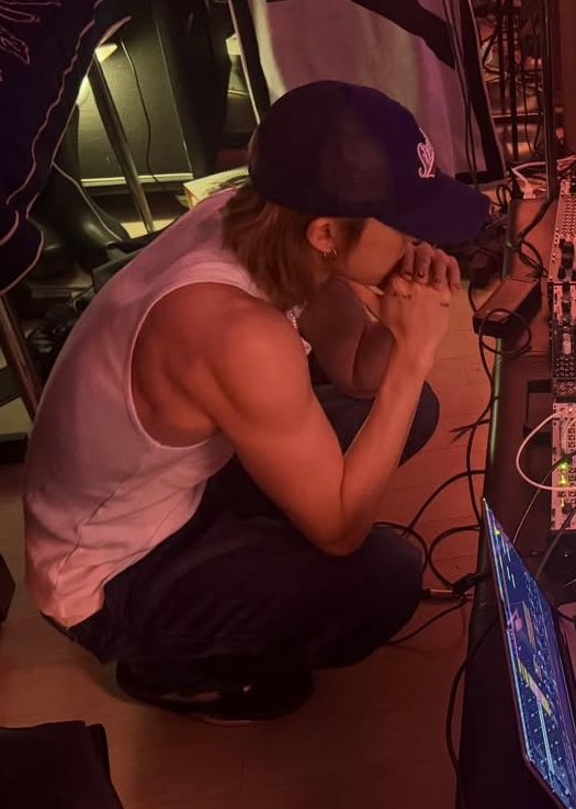 pastelmoonsky8's tweet photo. NI HAO FINE SHYT 😱😱 MINGHAO ARMS GO CRAZYYY!!! https://t.co/XqNcO4qcAH