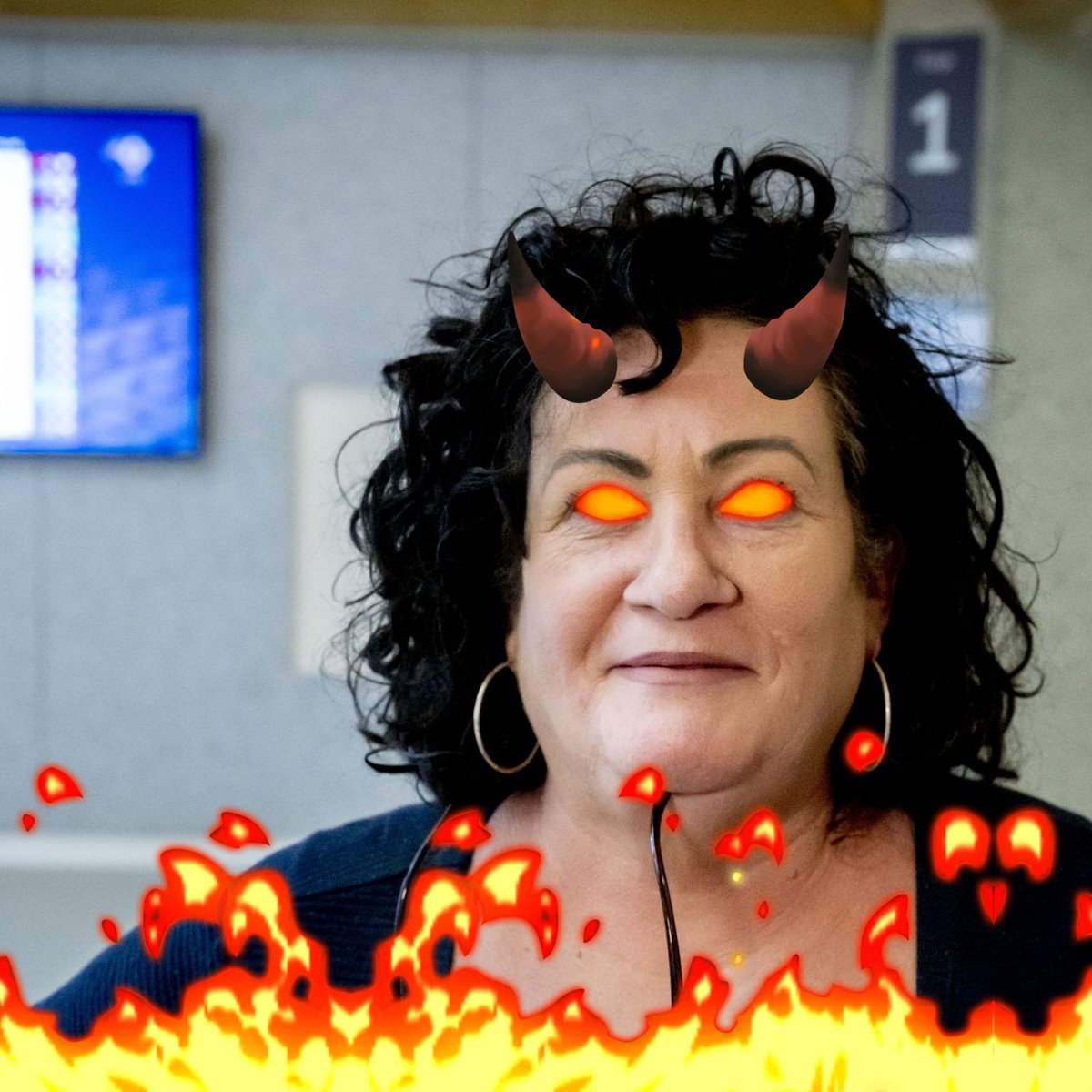 De duivelse demonen die de Nederlandse samenleving vertelt wat ze denken moeten, een voorgekauwde mening verkondigen en een opvoeding geeft tot ze gehoorzame (na) blatende fascisten zijn. 2/5