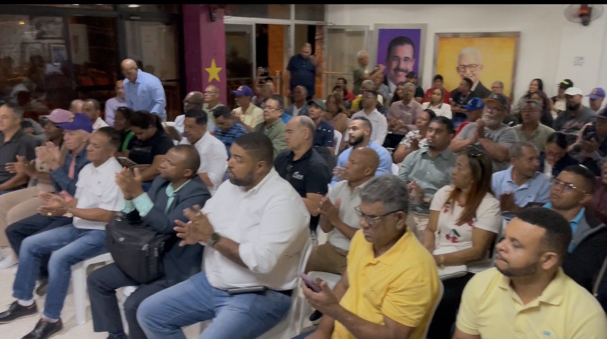 Santiago habló claro: el <a href="/PLDenlinea/">PLD</a> está de pie y en movimiento.

Anoche, en una masiva asamblea, analizamos el proceso de la LOE con la participación del compañero Danilo Díaz y la dirigencia provincial.

Cuando un partido se reúne, se organiza y se enfoca, no hay espacio para