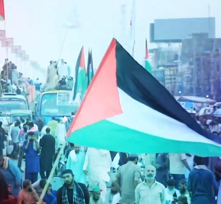 فلسطین کے مظلوم پر آواز اٹھانے والا
کشمیر میں خون کے خلاف احتجاج کرنے والا
ظلم کے خلاف بلا خوف بولنے والا
یہ لوگ ہر دور میں
سب سے زیادہ خطرناک تصور کیے جاتے ہیں،
کیونکہ وہ دشمن کے منصوبے کو سب کے سامنے بے نقاب کر دیتے ہیں۔