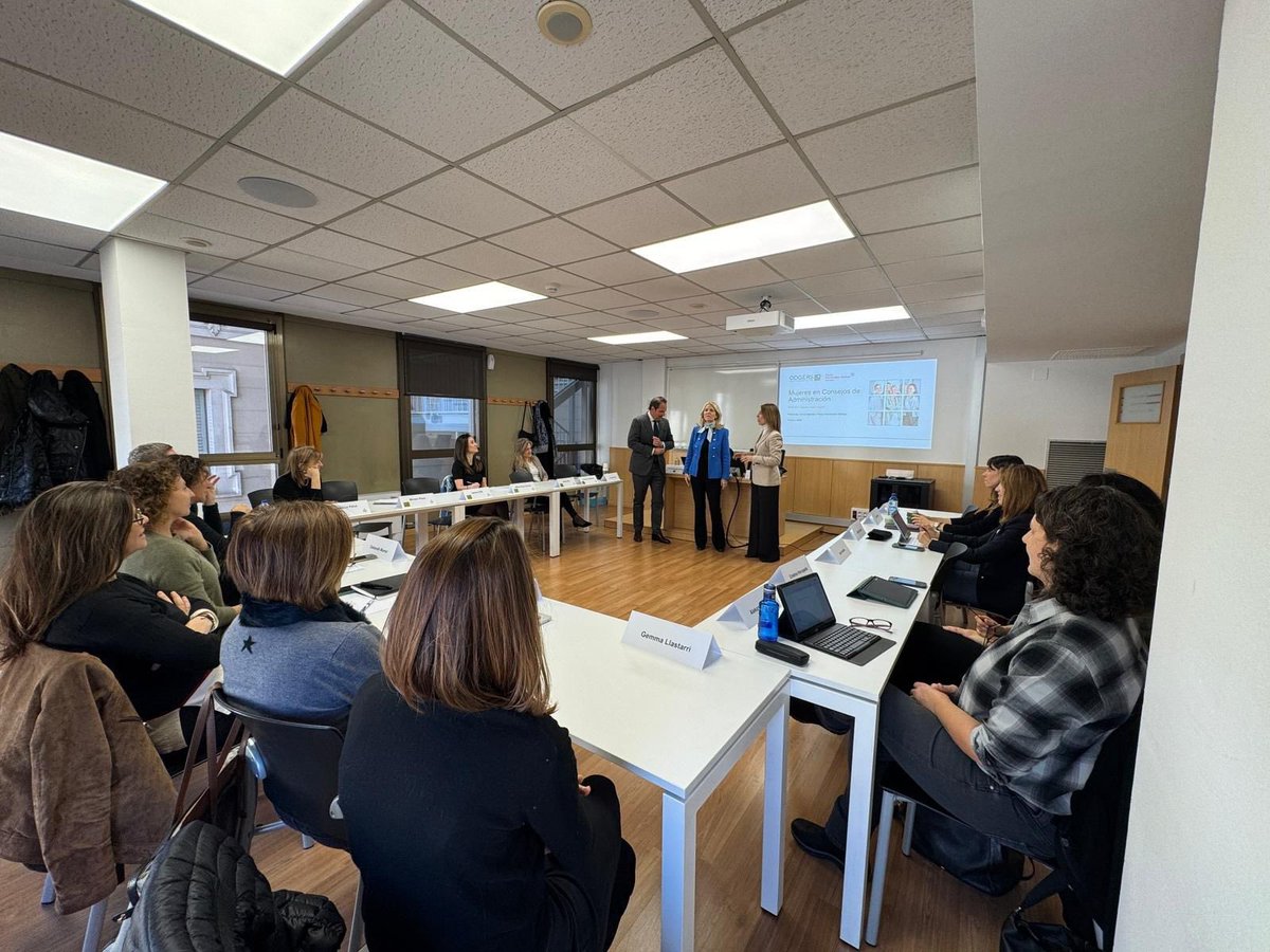 Ayer arrancamos el Programa de Mujeres en Consejos de <a href="/ICABarcelona/">ICAB · Advocacia Barcelona</a> hablando de lo esencial: tu marca personal como palanca de liderazgo 🌟💼. 
 Seguimos acompañando a directivas que ya están listas para dar el siguiente paso. 🚀💙

#odgers #ICAB #whereleadershipmatters
