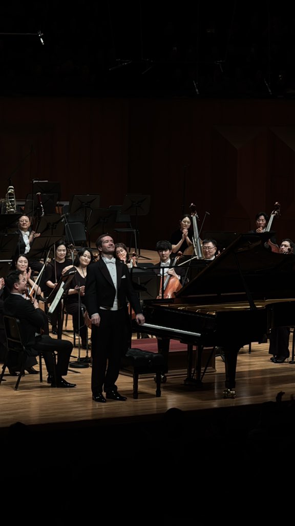 루간스키 피아노의 신인듯 ㅜㅜ
그저 고트....