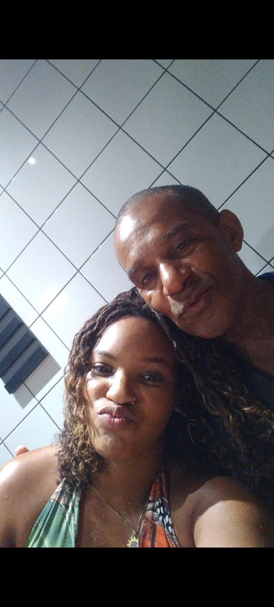 silvas_mimi07's tweet photo. Sentirei falta da sua voz, seu bom dia logo pela manhã. Sua preocupação comigo na  rua ate tarde e até mesmo dos esporros quando eu fazia algo para te chatear. Eu te amo! E sei que está feliz aí em cima por saber que conquistou oque o senhor mais queria. A palavra é gratidão.. https://t.co/8VcZ8PM0iv