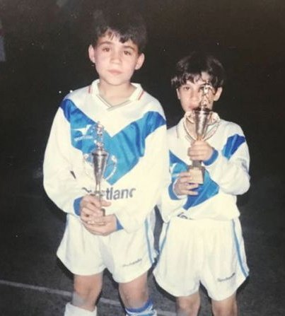PasionFortinera's tweet photo. 🫡 De las Inferiores de #Vélez a ser una de las figuras de la Selección Argentina Campeona del Mundo en Qatar 2022.

¡Feliz cumple, @Notamendi30! https://t.co/PVDsEe8bsp