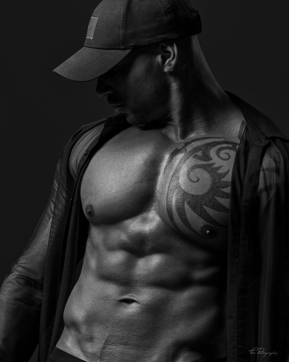 fbm_Photography's tweet photo. Nouveau Studio pour vous  à Lausanne
Info en MP
@nelly.goldenboys
@golden_boys_show
@fbmphotography_men
@fbm_photography

#photo #photography #photooftheday #picoftheday #picture #classic #basique #male #model #instagramable #tatouage #ink #muscle #boy #fitness #metis #men https://t.co/hDnJF5kxez