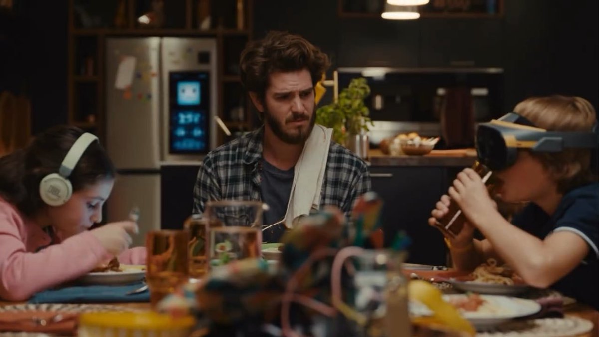 Andrew Garfield Central tweet media