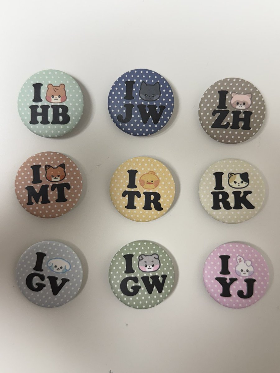 제베원 앙콘 나눔

페이스키링 나눔이 어려울것같아서 제로니 핀뱃지와 페이스 핀뱃지(무광/유광 랜덤) 나눔합니다!

인증은 아래 본 게시물로 받겠습니다

맞나눔은 디엠 주세요! 모든 물품 모두 받아요
(마감시 기존 나눔글 타래 공지)