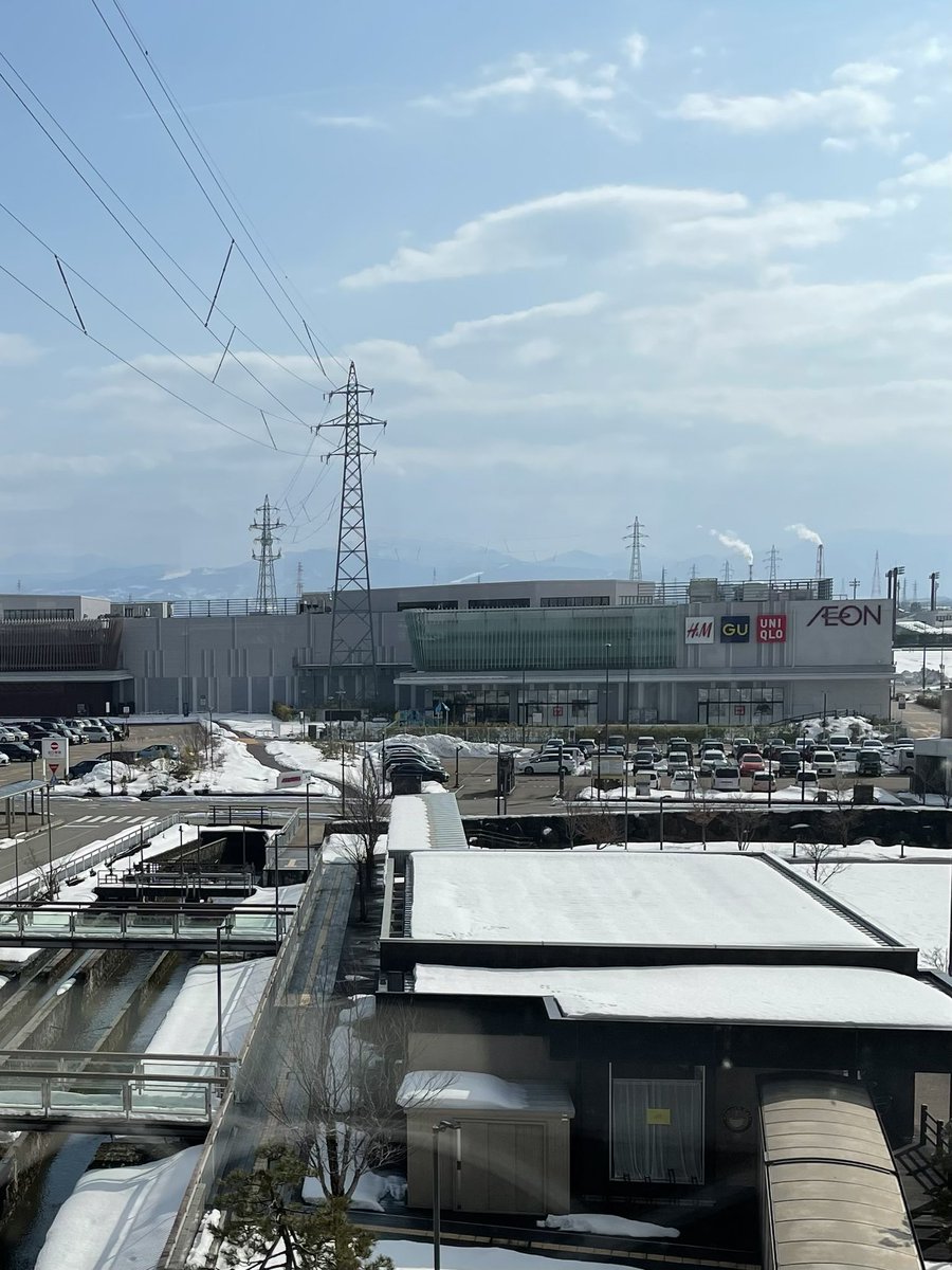 f501843229's tweet photo. 高岡のイオンは桃鉄が4つありました
#ハスマナ https://t.co/WEXltgpsnU