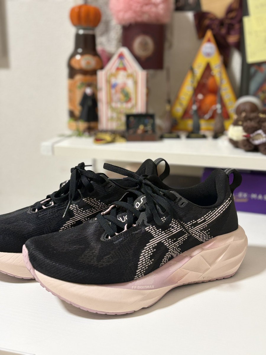 non_hmg's tweet photo. 新しいランニングシューズ🏃‍♀️ https://t.co/Ak53IlaK7D
