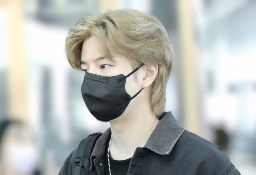 seungmin with long hair… Thank you lee know please make it happen again