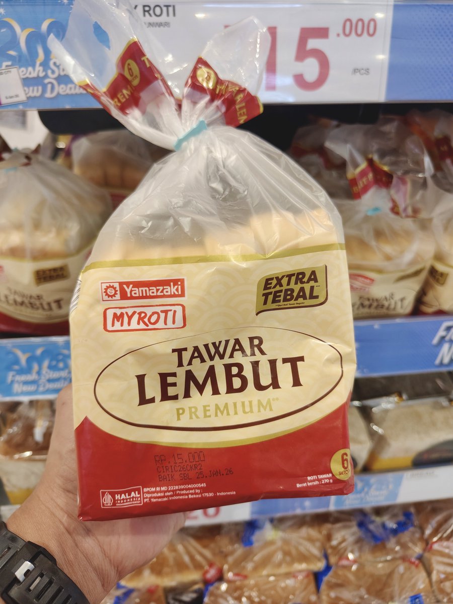Widino's tweet photo. Terakhir di superindo beli roti tawar yamazaki yg ini, tebel dan lembut bgt. Varian roti tawarnya yamazaki paling enak kata gw mah. https://t.co/27mHIEy6LT