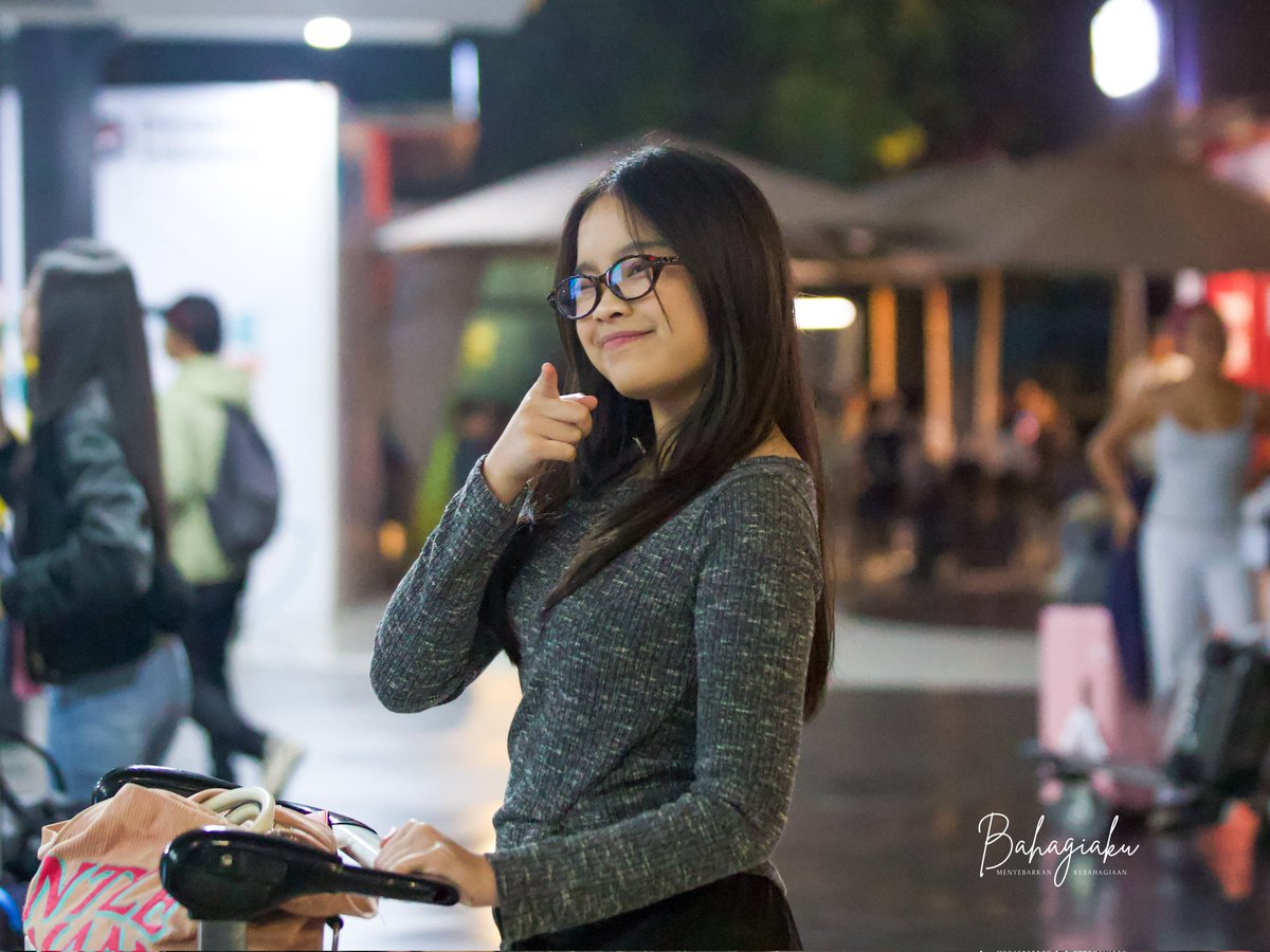 Bahagiaku_ID's tweet photo. 🥰🥰🥰

@Giaa_JKT48
260211 CGK
#ハギア #Bahagiaku #JKT48 https://t.co/eCnN88GEE5