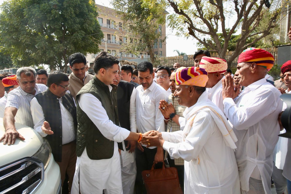 किशनगढ़ विधायक डॉ. विकास चौधरी जी के भाई के वैवाहिक समारोह में सम्मिलित होकर परिवारजनों को शुभकामनाएं दीं।

नवविवाहित जोड़े को सुखद दांपत्य जीवन के लिए मंगलकामनाएं।
<a href="/DrVikasAjmer/">Dr. Vikash Choudhary</a>