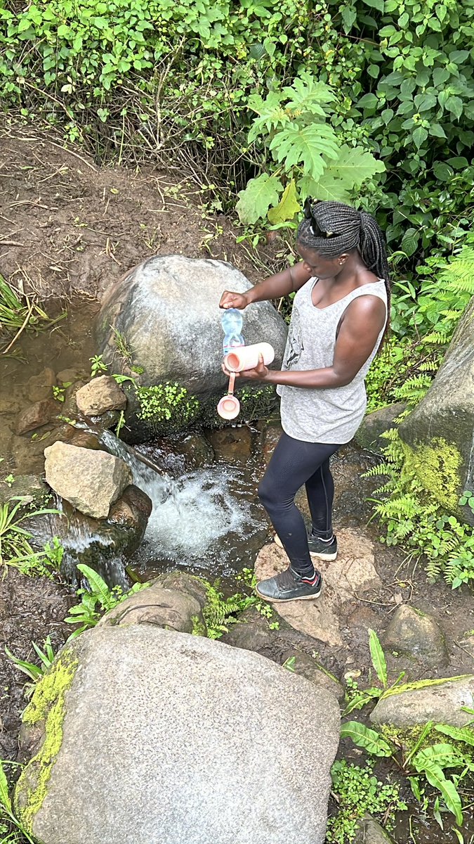 Efyakimora's tweet photo. I hiked Dedza Mountain in Malawi 🇲🇼 and ran out of water, so I had to refill from this stream along the trail.
Be honest, can you safely do this in Ghana 🇬🇭?
#stopgalamsey https://t.co/gniawHHXnG