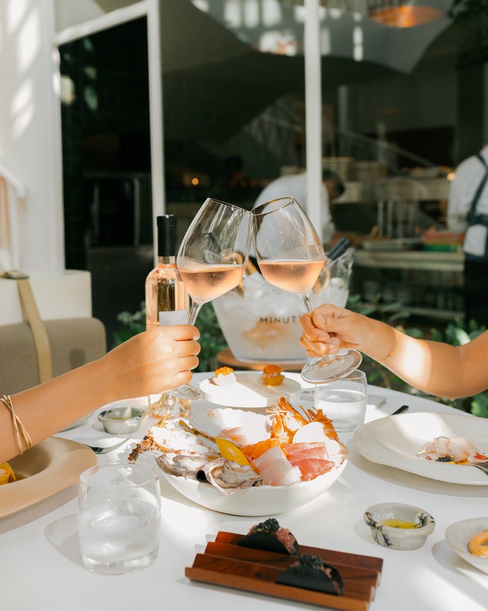 Tu #SanValentín se merece algo especial... deja que #Minuty le ponga un toque de amor provenzal al momento 🥂🩷