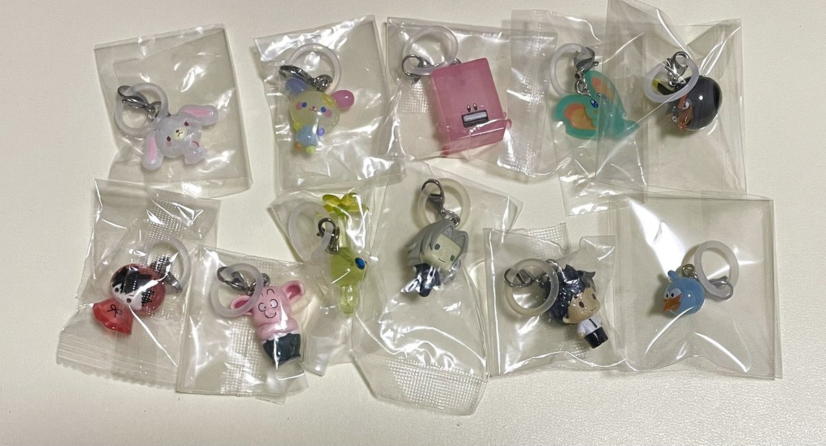 【交換】HUNTER×HUNTER ハンターハンター ハイキュー　家庭教師　たまごっち　めじるしアクセサリー　星のカービィ　ドラゴンボール　サンリオ
ピクミン　angry  birds  しんちゃん　ダンダダン

譲　1枚目
求　2枚目　キルア最優先
キルアとn:1検討可
郵送希望、よろしくお願いいたします