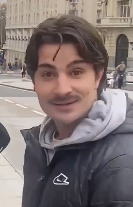 El fan de Vito Zooppellari que amenazó públicamente con asesinar a Alejandra Martínez es un tipejo violento condenado a 3 años de cárcel por intento de asesinato al atacar a un tatuador con una estaca de madera.

La ultraderecha es un peligro para cualquier persona normal.