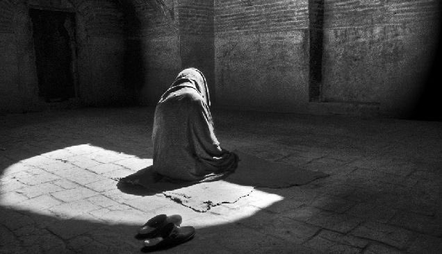 elqumh's tweet photo. "لا تيأسنّ فـإن الله ذو مِنـنٍ 
يفيضُ بالجودِ إنْ عبدٌ ترجّاهُ" https://t.co/tk9zzzYSgD