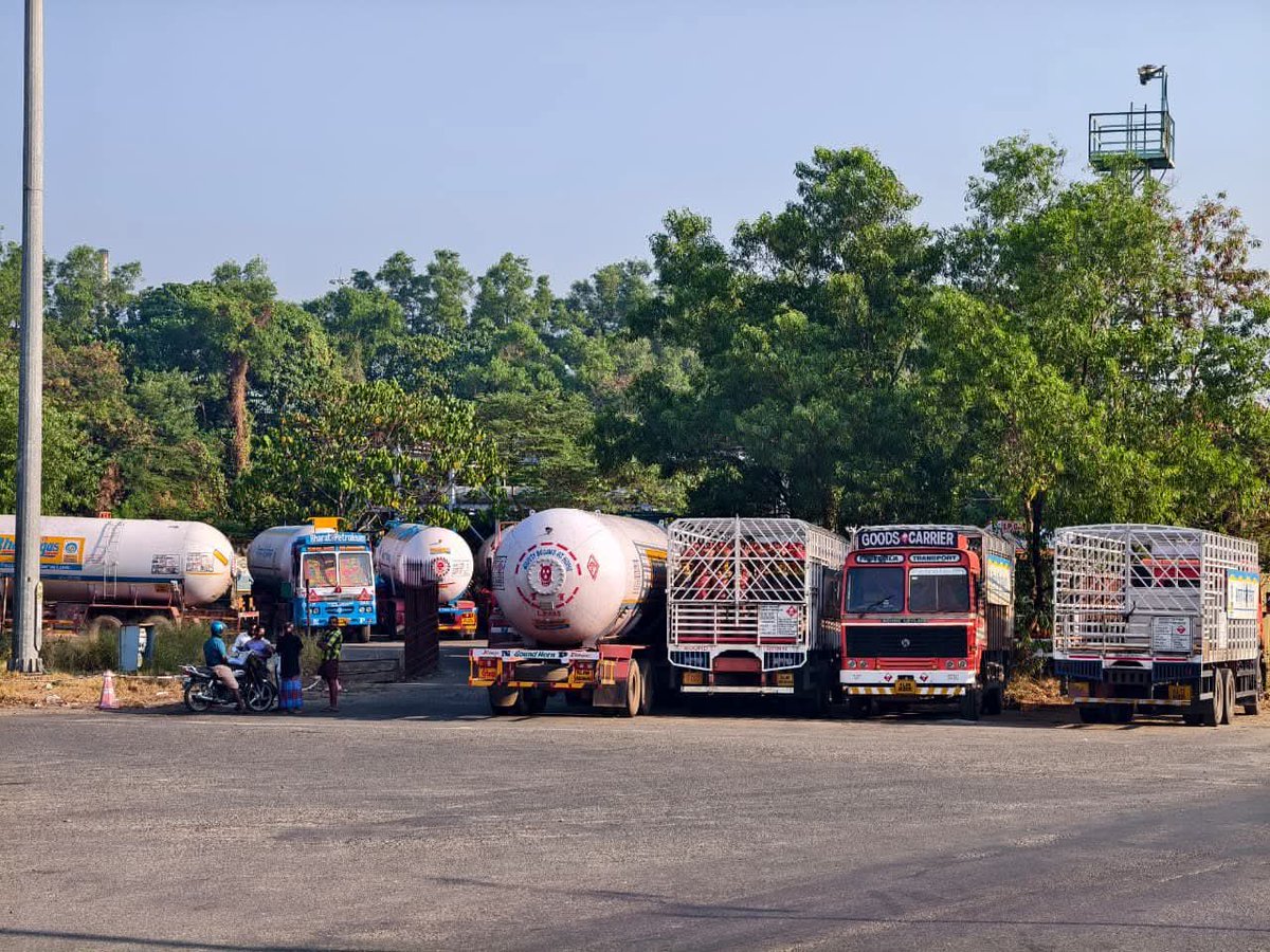 tncpim's tweet image. #BPCL டேங்கர் லாரி ஓட்டுநர்களின் பொது வேலைநிறுத்தம். #12thFebGeneralStrike #GeneralStrike #Feb12Strike #SaveFarmers #LabourRights