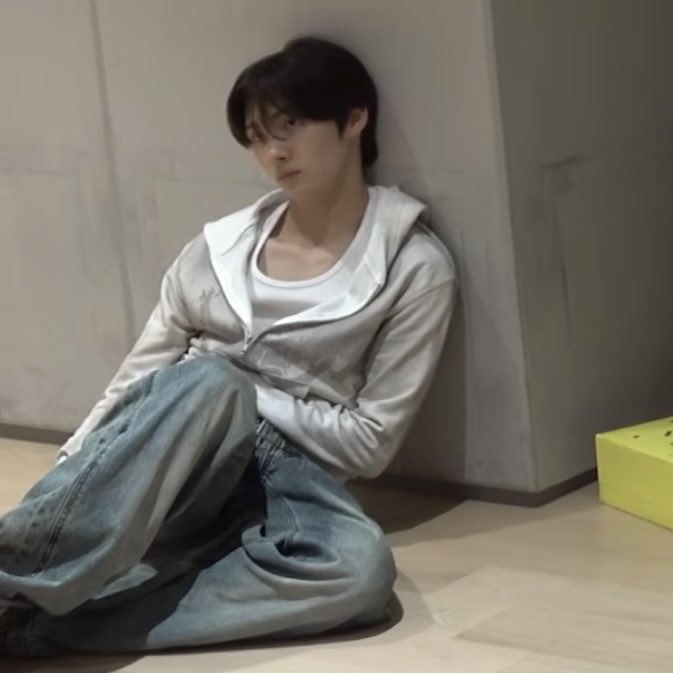 springchuuun's tweet photo. 입츈 https://t.co/7bYJlaBZhe
