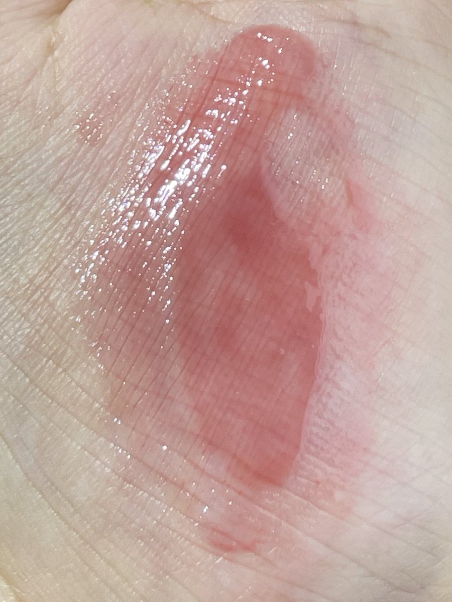 Buat yang kurangg sukaa sama hasil lippiess yang matte finishh cobaa dehhh after apply lip cushionn pake lip gloss nyaa!!

Hasilnyaa glossy cakepp kaya gini dongg😉🫵🏻