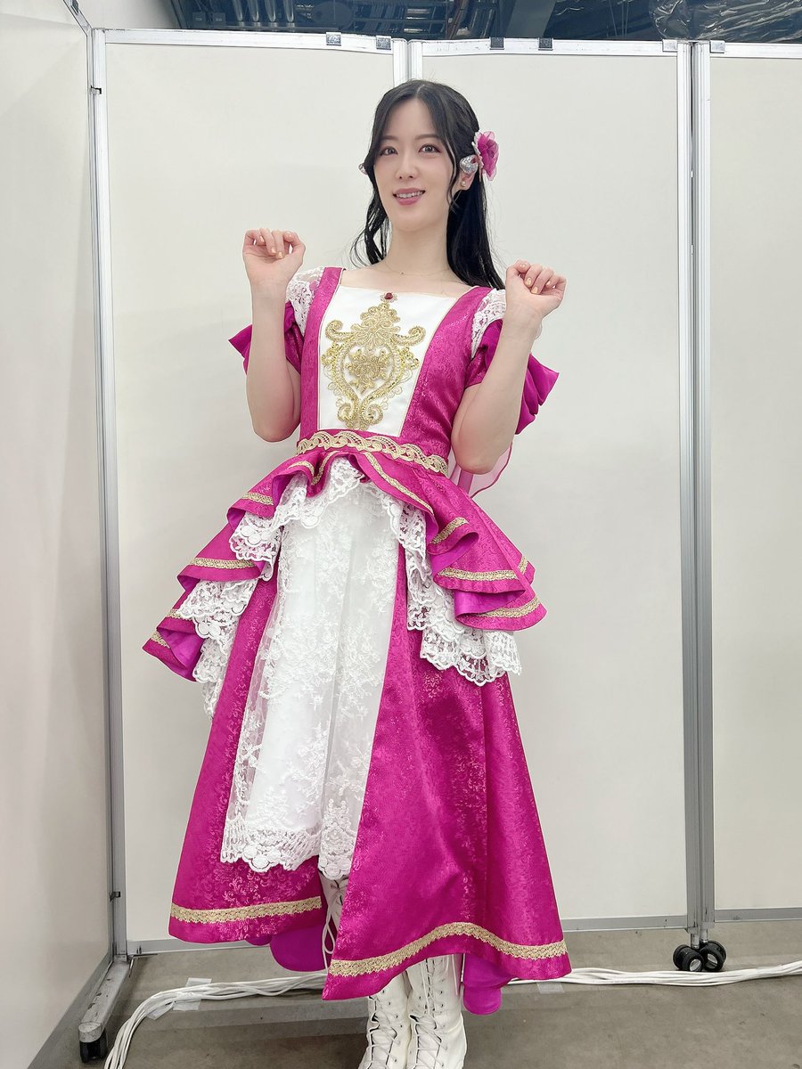 #デレミリ衣装展
明日の最前列に貴音さんが✨
皆さまぜひ行ってみてね🥰
本当にお気に入りの衣装なので、近くで見て欲しい😚
ちなみに写真はるるきゃんが送ってくれた🌸
感謝💕☺️