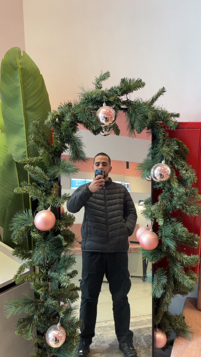 moeprive's tweet image. دمب اخر بدون زوجة