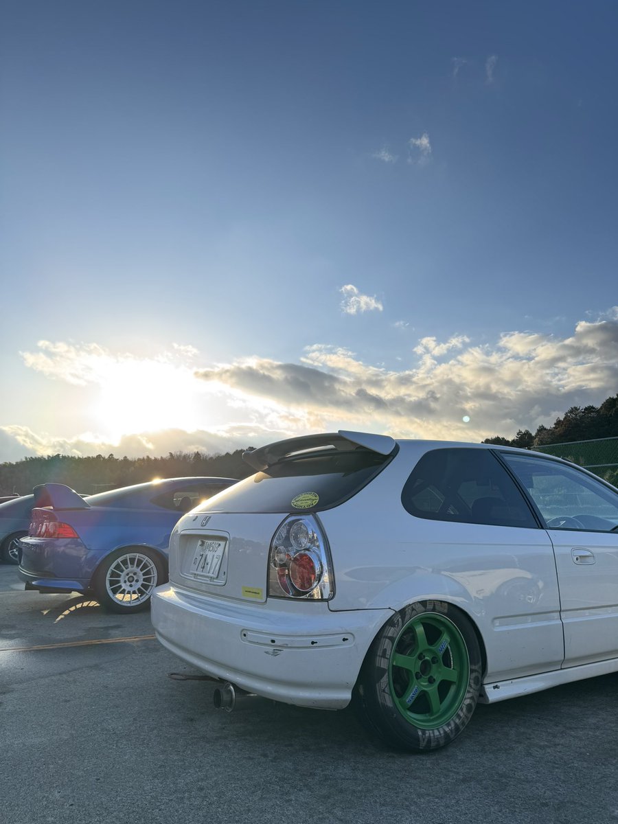 鈴鹿ツインの洗礼受けたけどめちゃくちゃ楽しかった
どなたか僕が突き刺さったところ写真か動画撮ってないかな〜🧐
#HATS走