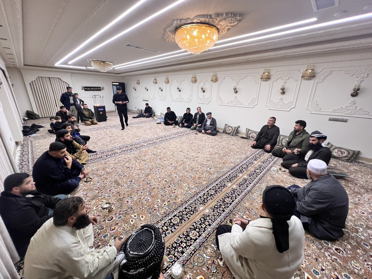 hamatalll's tweet photo. سوپاس بۆ تۆ خوای گەورەی پاكی بێ گەرد
ئەمڕۆ ماڵ و مەنزڵم پڕ بوو لە خەیر و بەرەكەت
      خۆشترین ڕۆژی مێژووی ژیانم بوو
      زانای پایە بەرزی جیهانی ئیسلامی
           دكتۆر  عبداللطيف ئەحمەد
 لوتفی فەرموو تەشریفی هێنا بۆ  ماڵمان https://t.co/SLvET6SsgI